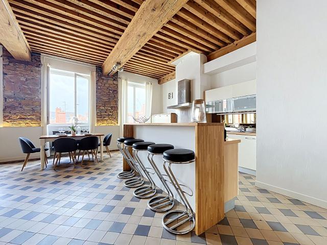 44CONDE – T3 meublé de 116.12m² en plein coeur du 2ème arrondissement – QUARTIER CHARITE