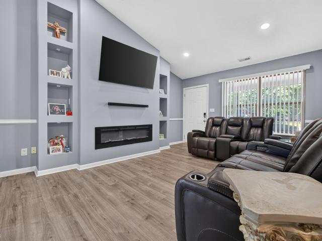 4506 Rotterdam Drive