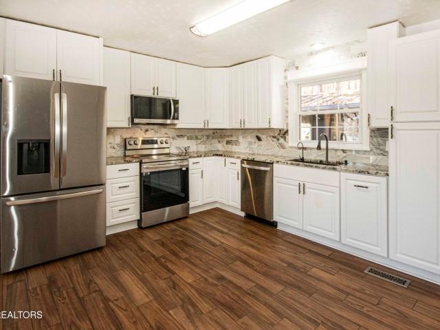 4509 NW Willowdale Drive