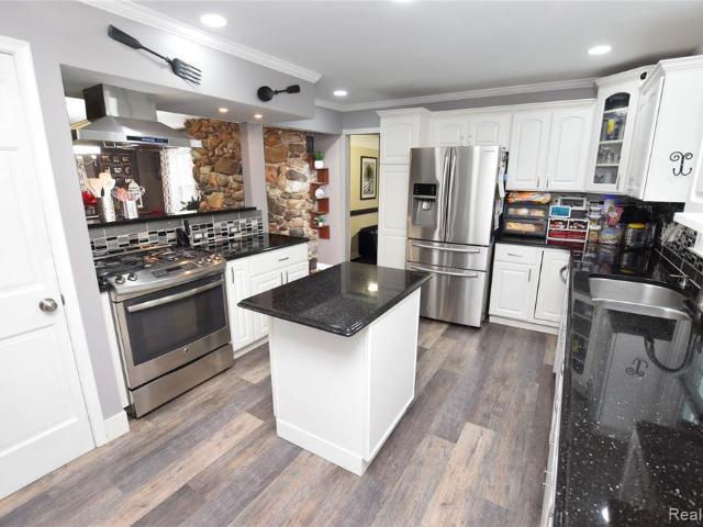 4509 Hedgethorn Circle