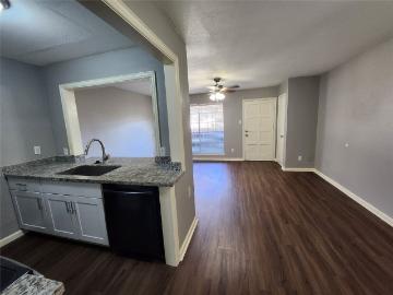 4500 Sherwood Ln, Unit 10, Houston, TX 77092 | MLS #20568