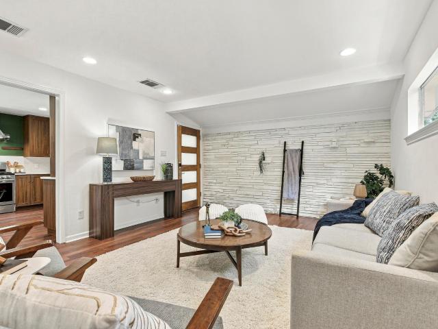 4501 Oakmont Blvd