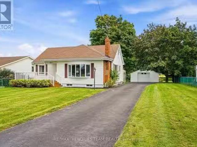 4503 Lincoln Avenue, Lincoln Beamsville, ON, L3J 1S3 house.