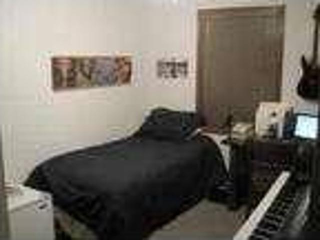 $450 / 1br 1 bedroom 3 bd apt w/2 great male roommates PRIME campus