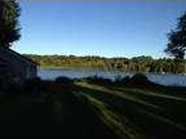 $450 / 4br 1725ftÂ² Game Day Rental on Long Lake