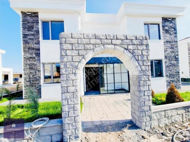 450 Evlerde Kiralık Triplex Villa
