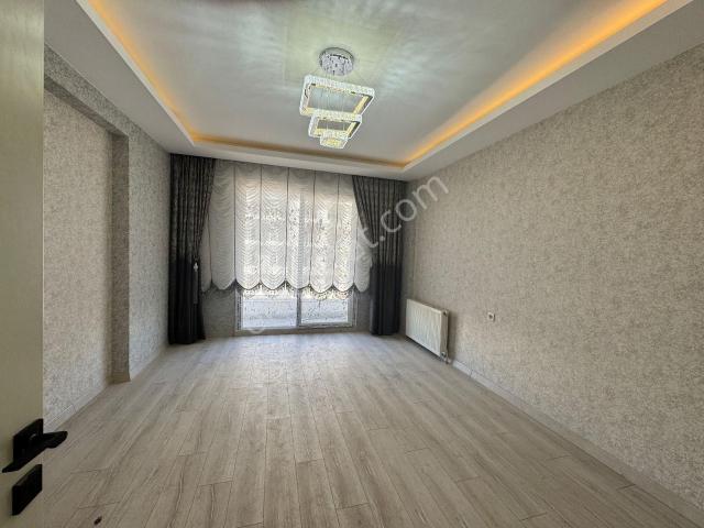 450 Evlerde Sıfır 100 Metre 2+1 Lüx Daire Farklı Kat Seçenekleri İle
