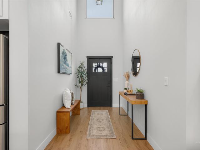 450 Knollcrest Court