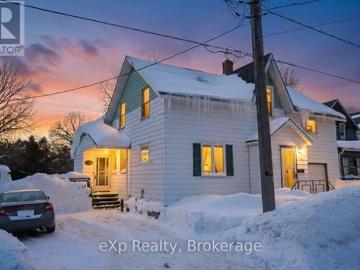 House for sale in Perth, Ontario - Garden