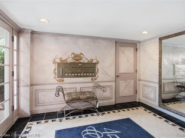 450 Oak Avenue # 203
