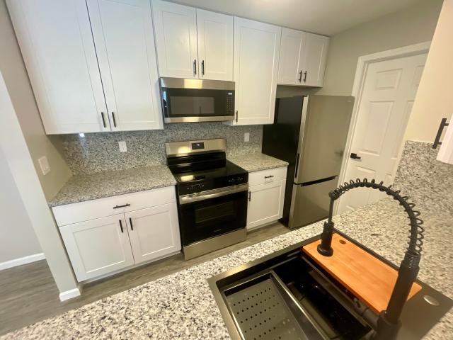 450 Lakeview Drive 1