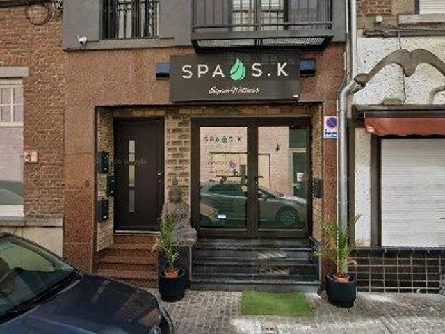 450 m2 apartment for rent in Charleroi