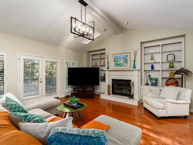 4514 Old Oak Drive