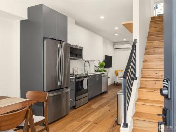 4515 Sunnyside Ave N, Unit B, Seattle, WA 98103 | MLS #2479