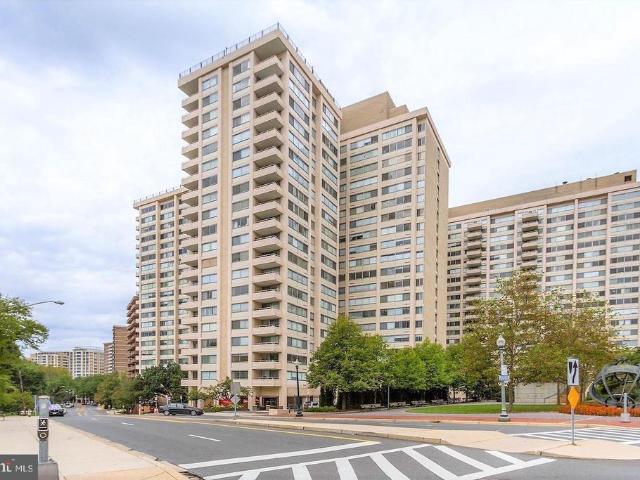4515 Willard Avenue # 708S