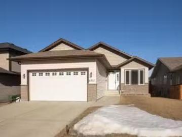 Innisfail, Alberta - Garden, Office room