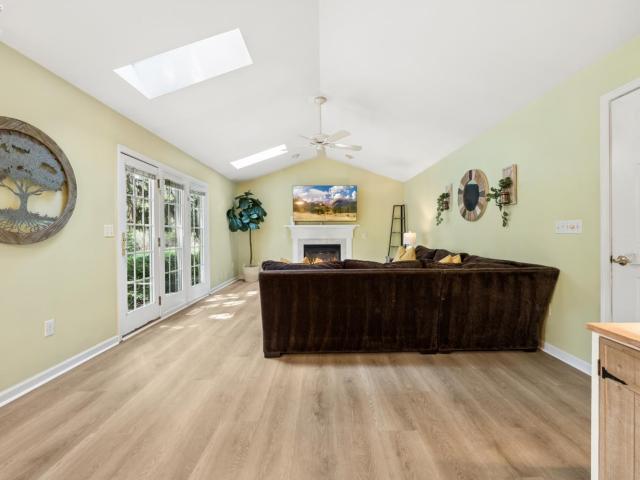 4518 E Island Pines Drive