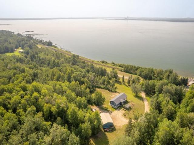 4518 Lakeshore Road, Rural Parkland County, AB, T0E 2K0 house for sale | Listing ID E4478 | Royal LePage