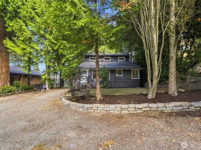 4512 SW Director Place