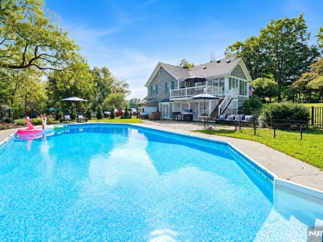 451 Delaware Road