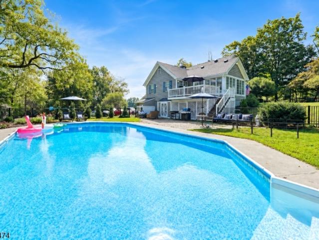 451 Delaware Rd