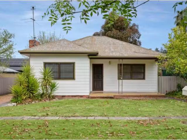 451 Ebden Street, SOUTH ALBURY House for rent Listed by Annel.