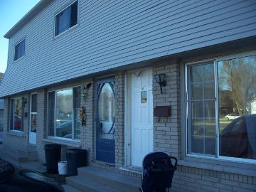 451 Lyndoch 3Bdrm Townhs 3 Bedroom [object Promise] for Rent