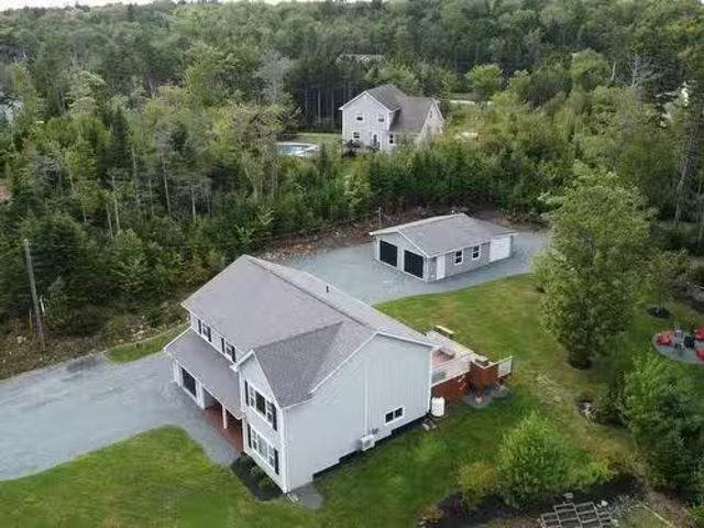 451 Robert Street, Fall River, NS, B2T 0E1 house for sale L.