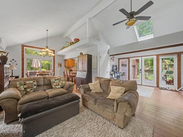 451 W Brook Rd