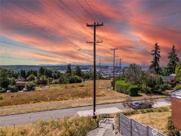 4524 12th Ave S, Seattle, WA 98108 | MLS #2537