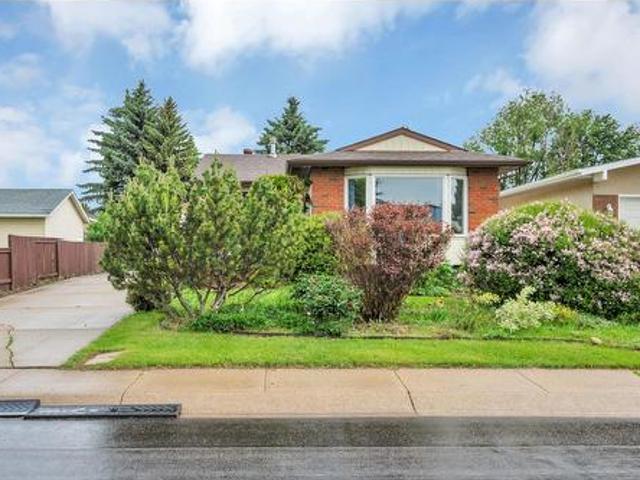4524 20A Avenue, Edmonton, AB, T6L 2Z5 house for sale | Listing ID E4495 | Royal LePage
