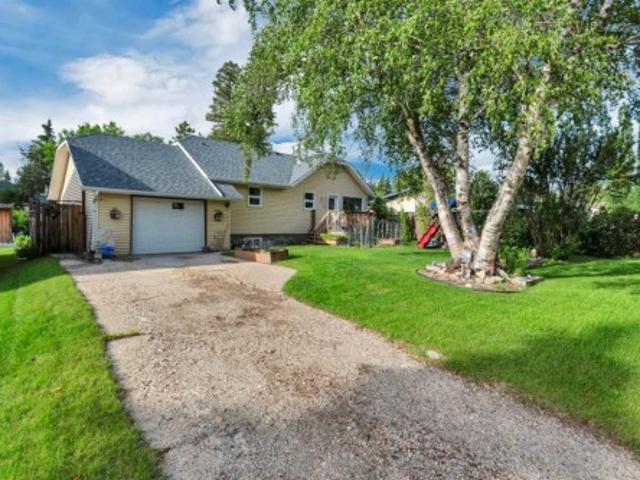 4520 36 Avenue, Ponoka, AB, T4J 1A2 house for sale | Listing ID A2321 | Royal LePage