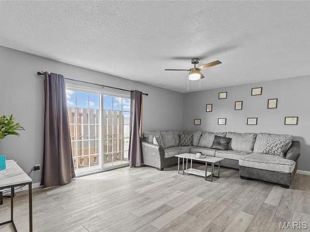 452 Chapel Ridge Dr, Unit B, Hazelwood, MO 63042 | MLS #26023
