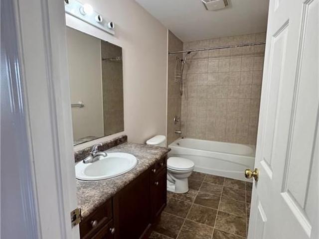 452 BEAUMONT Crescent, Kitchener, Ontario, N2A0C4