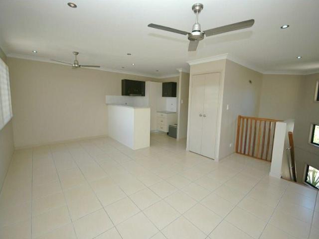 4/52 Shell Street Urangan, QLD 4655