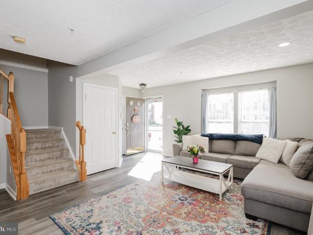 452 Rose Way