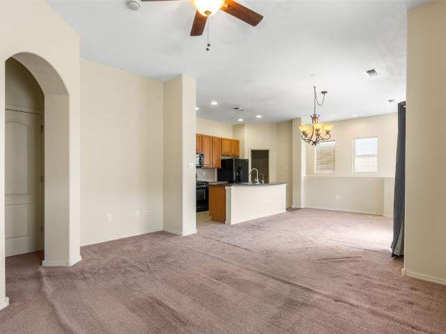 4532 Santa Elena C