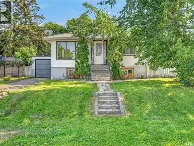 453 21St Street E, Prince Albert, SK, S6V 1M2 house for sale.