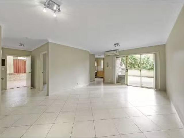 4/53 Kenyons Rd, MERRYLANDS Apartment for rent Listed by Star.