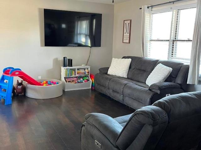 453 Sunset Drive