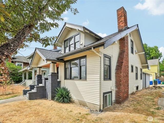 4545 5th Ave NE, Seattle, WA 98105