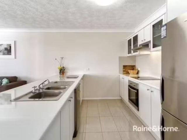 4/54 Cintra Road, BOWEN HILLS Apartment for rent Listed by Ta.