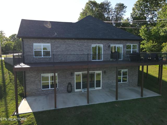 454 Lake Vista Drive