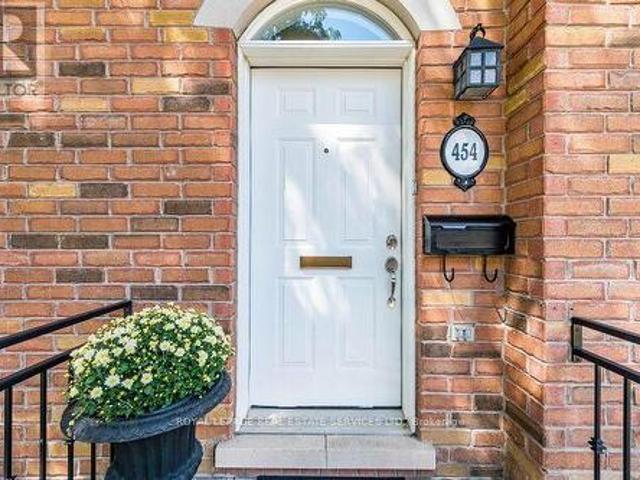 454 St Johns Road, Toronto, ON, M6S 2L2 house for sale | Listing ID W13715 | Royal LePage