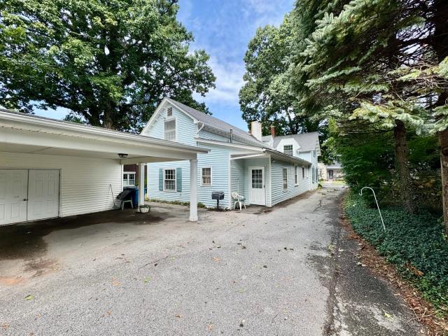 454 W Lexington Avenue