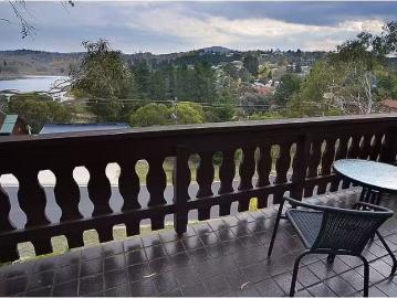 Jindabyne, Snowy River, Victoria - Parking