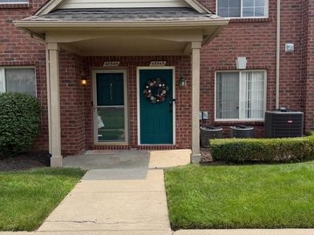 45543 Hidden View Ct, Utica, MI 48315