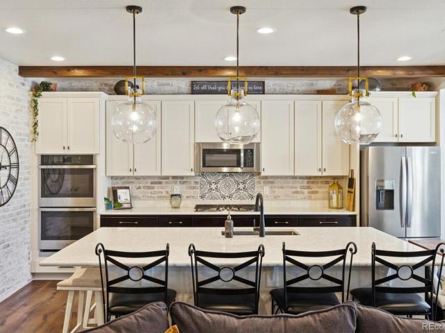 4555 Gray Wolf Lane