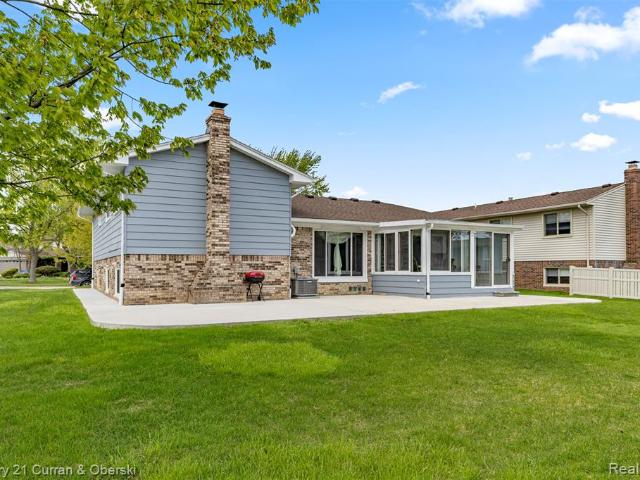 45561 Edgewood Court