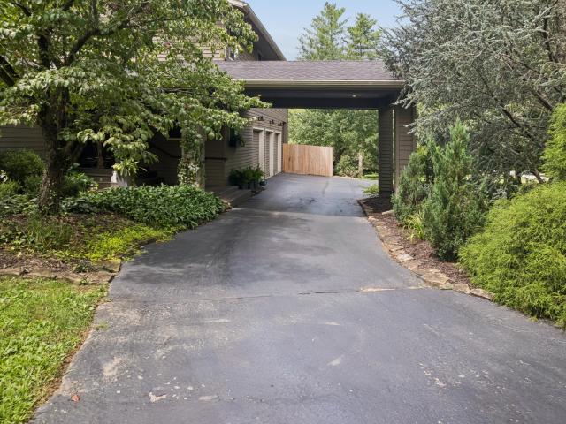 4550 E Bannister Road